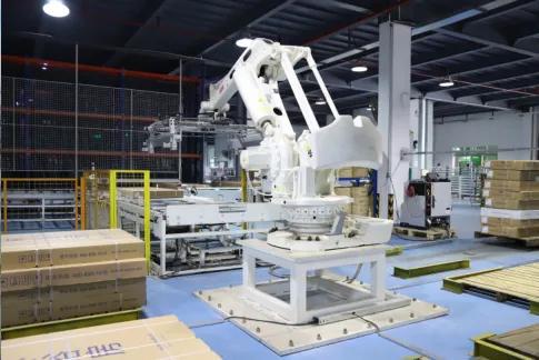 德立28周年 破繭追光，深耕江西企業(yè)軟件開(kāi)發(fā)